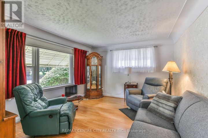Photo 8 at 10 E Concession Street, Tillsonburg