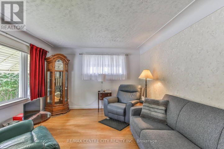 Photo 9 at 10 E Concession Street, Tillsonburg