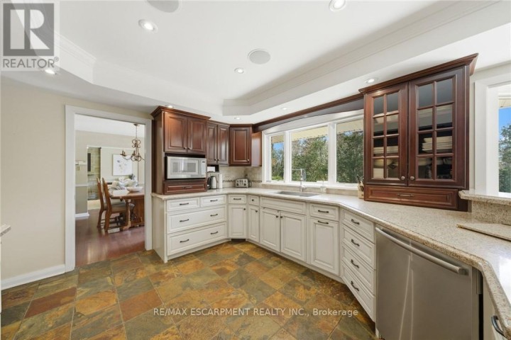 Photo 15 at 6 Summit Circle, Simcoe, Norfolk County