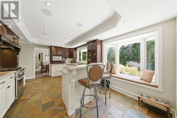 Photo 17 at 6 Summit Circle, Simcoe, Norfolk County