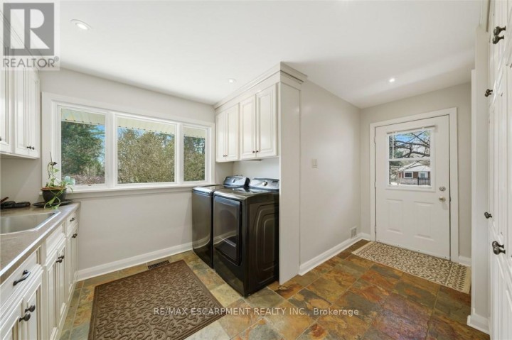 Photo 18 at 6 Summit Circle, Simcoe, Norfolk County