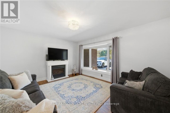 Photo 20 at 6 Summit Circle, Simcoe, Norfolk County