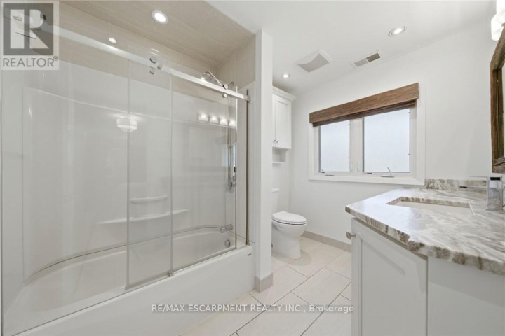 Photo 27 at 6 Summit Circle, Simcoe, Norfolk County