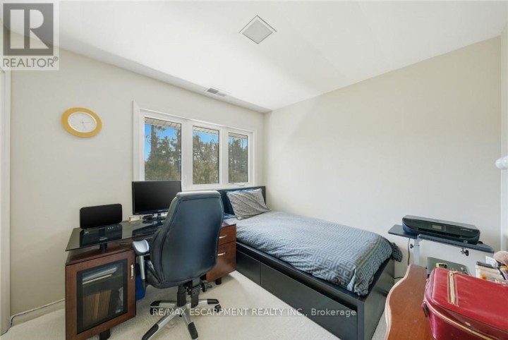 Photo 28 at 6 Summit Circle, Simcoe, Norfolk County