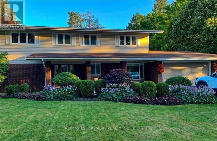 Photo 3 at 6 Summit Circle, Simcoe, Norfolk County