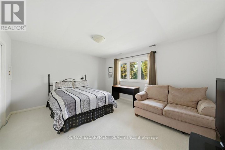 Photo 31 at 6 Summit Circle, Simcoe, Norfolk County