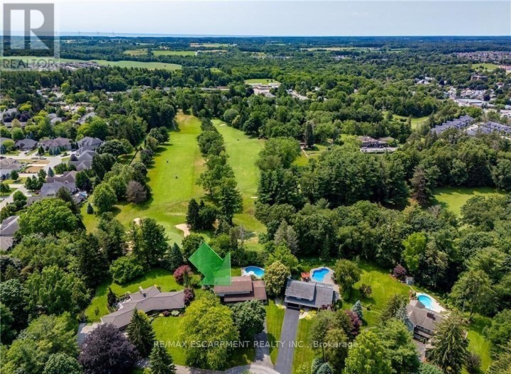 Photo 4 at 6 Summit Circle, Simcoe, Norfolk County