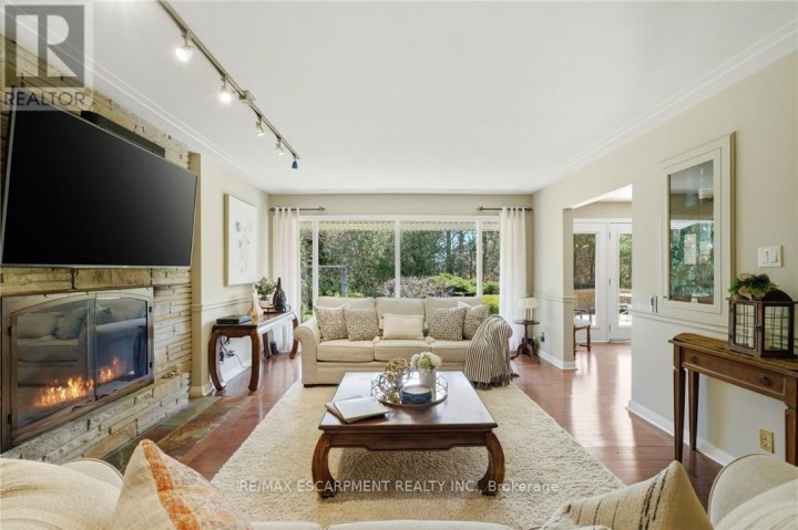 Photo 6 at 6 Summit Circle, Simcoe, Norfolk County