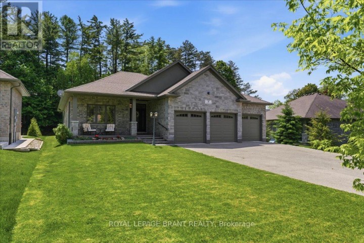 Photo 2 at 4 Lynndale Road, Simcoe, Norfolk County