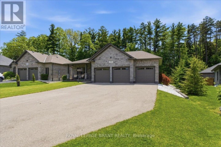 Photo 3 at 4 Lynndale Road, Simcoe, Norfolk County