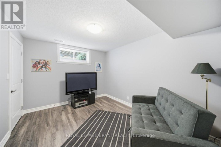 Photo 32 at 4 Lynndale Road, Simcoe, Norfolk County