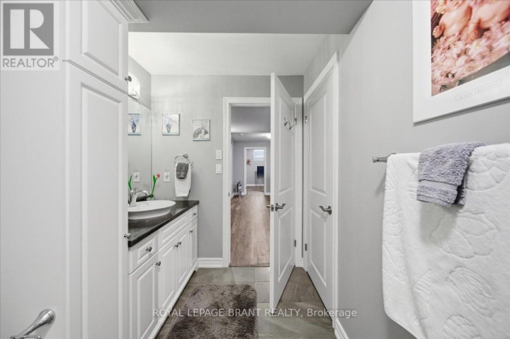 Photo 39 at 4 Lynndale Road, Simcoe, Norfolk County