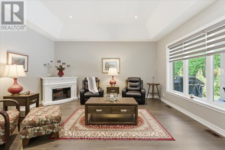 Photo 7 at 4 Lynndale Road, Simcoe, Norfolk County