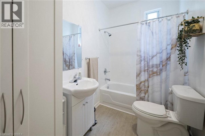 Photo 24 at 171 Drummond Street, East Ward, Brantford