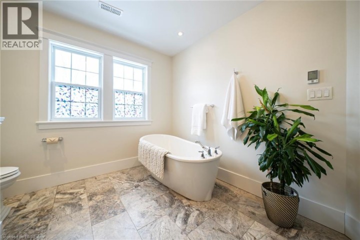 Photo 23 at 48 Lincoln Avenue, Holmedale, Brantford