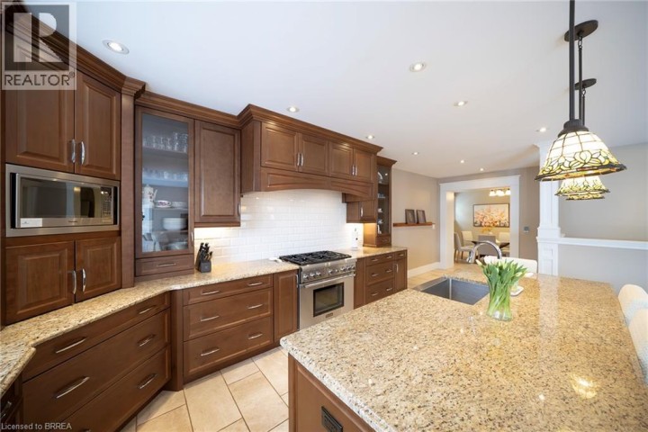 Photo 11 at 48 Lincoln Avenue, Holmedale, Brantford