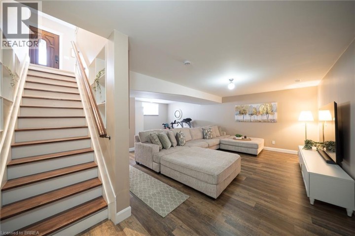 Photo 34 at 48 Lincoln Avenue, Holmedale, Brantford