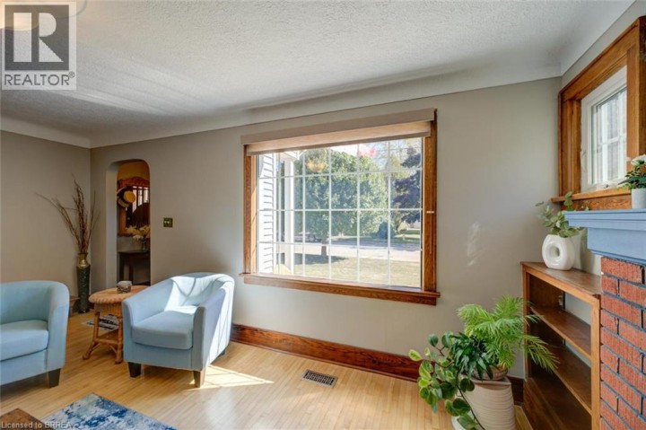 Photo 6 at 15 Lyndsay Street, Old West Brant, Brantford
