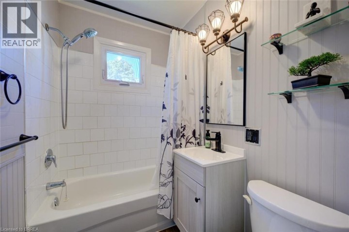Photo 17 at 15 Lyndsay Street, Old West Brant, Brantford