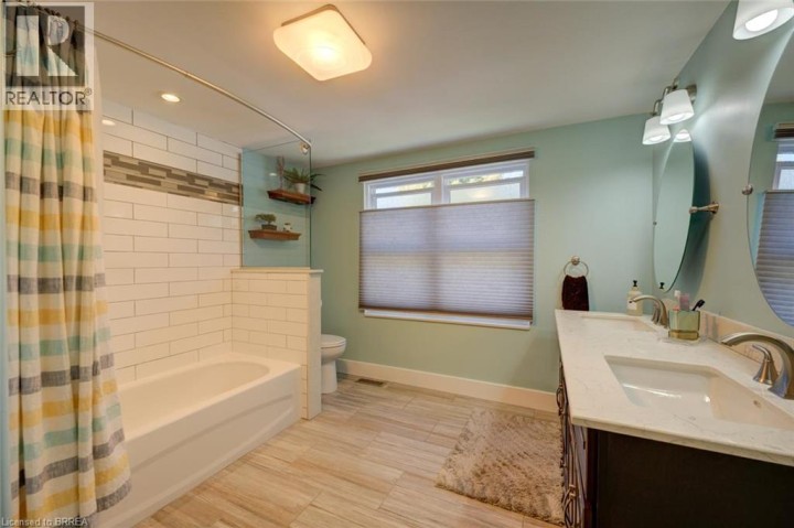Photo 25 at 15 Lyndsay Street, Old West Brant, Brantford