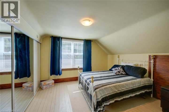 Photo 23 at 15 Lyndsay Street, Old West Brant, Brantford