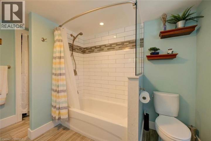 Photo 27 at 15 Lyndsay Street, Old West Brant, Brantford