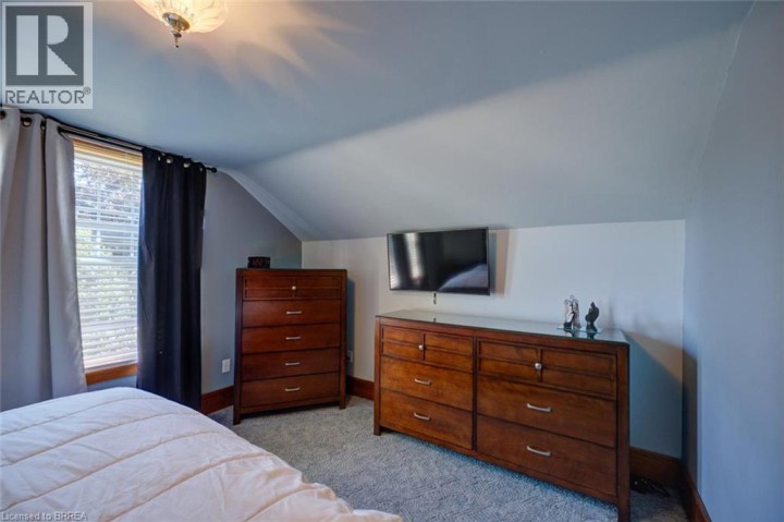 Photo 21 at 15 Lyndsay Street, Old West Brant, Brantford