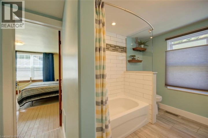 Photo 29 at 15 Lyndsay Street, Old West Brant, Brantford