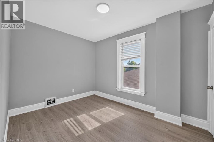 Photo 33 at 117 William Street, North Ward, Brantford