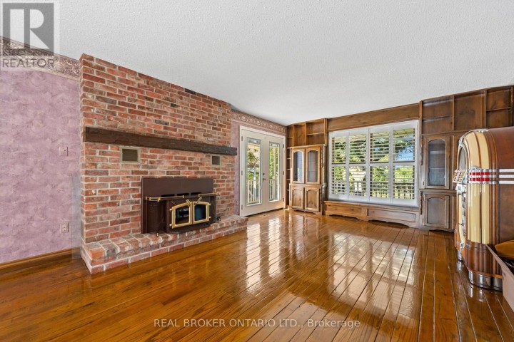 Photo 18 at 354 Mechanic Street, Waterford, Norfolk County