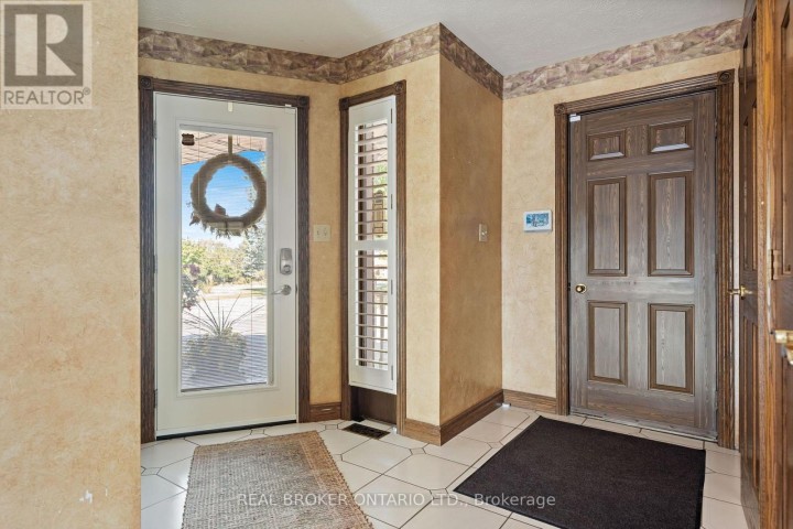 Photo 4 at 354 Mechanic Street, Waterford, Norfolk County