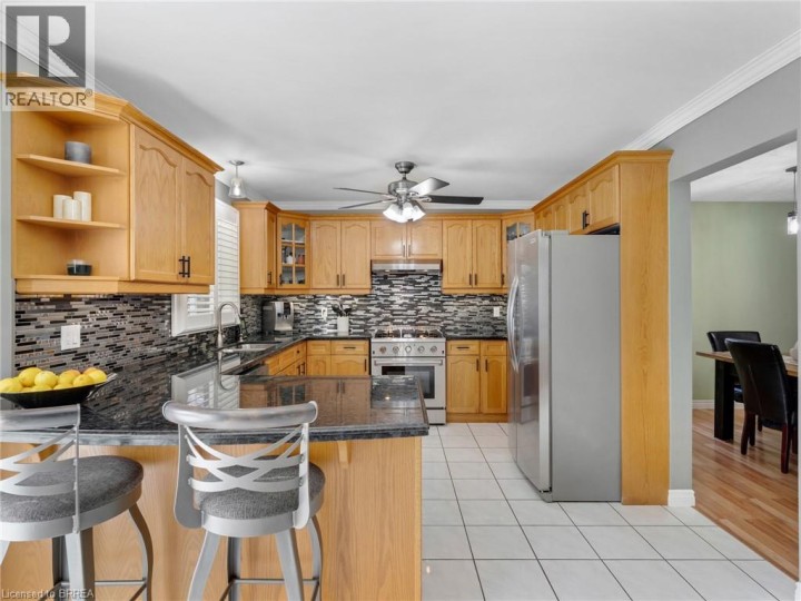 Photo 10 at 42 Emidio Crescent, Rosedale / Gable Height, Brantford