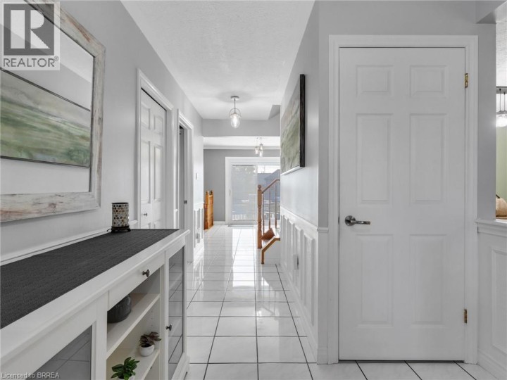 Photo 5 at 42 Emidio Crescent, Rosedale / Gable Height, Brantford