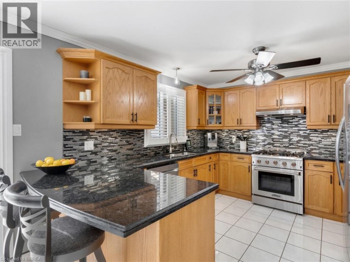 Photo 11 at 42 Emidio Crescent, Rosedale / Gable Height, Brantford