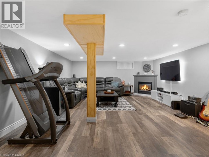 Photo 29 at 42 Emidio Crescent, Rosedale / Gable Height, Brantford