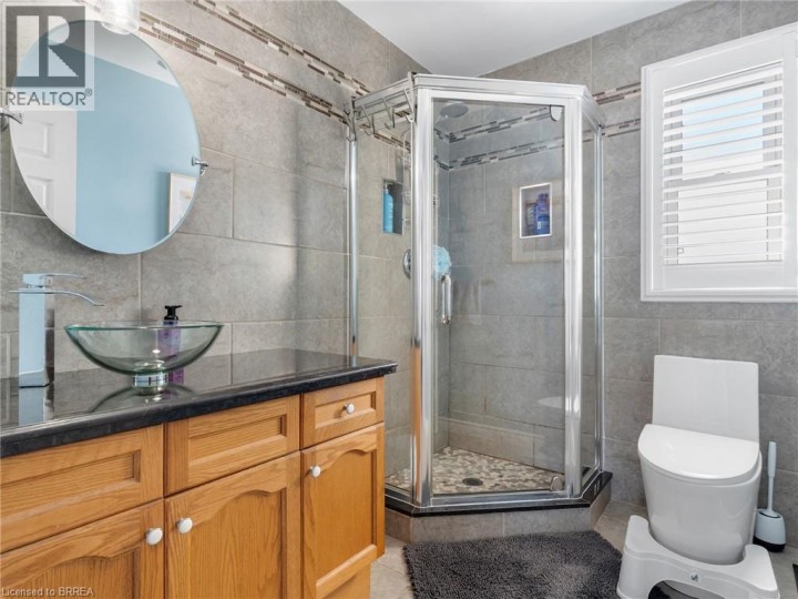 Photo 27 at 42 Emidio Crescent, Rosedale / Gable Height, Brantford