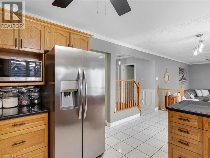 Photo 13 at 42 Emidio Crescent, Rosedale / Gable Height, Brantford