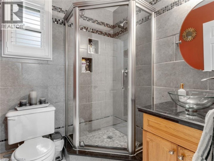 Photo 19 at 42 Emidio Crescent, Rosedale / Gable Height, Brantford