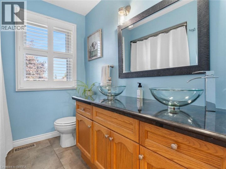 Photo 23 at 42 Emidio Crescent, Rosedale / Gable Height, Brantford
