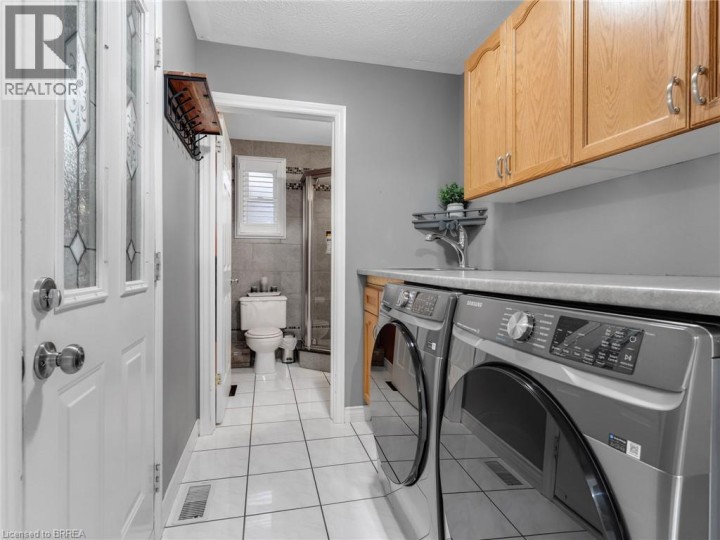Photo 18 at 42 Emidio Crescent, Rosedale / Gable Height, Brantford