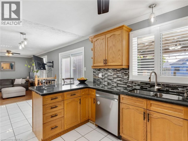 Photo 14 at 42 Emidio Crescent, Rosedale / Gable Height, Brantford