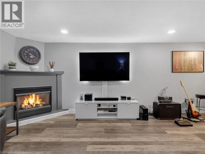 Photo 31 at 42 Emidio Crescent, Rosedale / Gable Height, Brantford