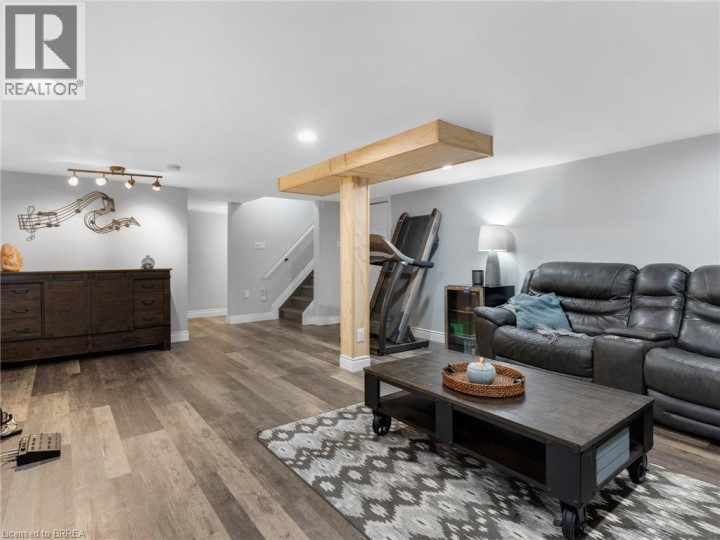 Photo 33 at 42 Emidio Crescent, Rosedale / Gable Height, Brantford