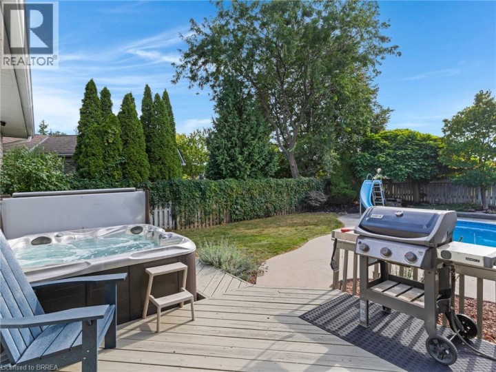 Photo 37 at 42 Emidio Crescent, Rosedale / Gable Height, Brantford