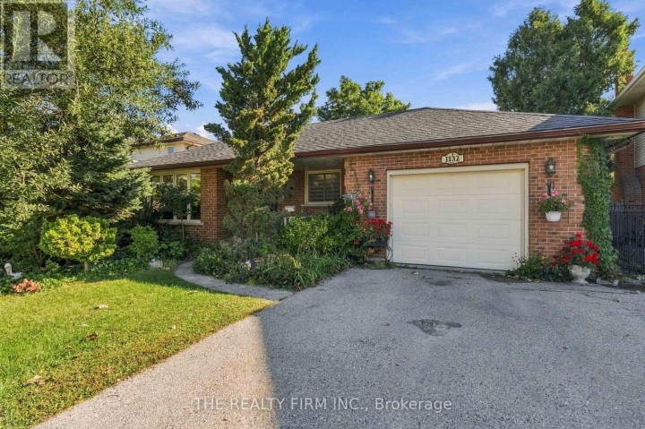 Photo 1 at 1132 Iroquois Crescent, Woodstock - North, Woodstock