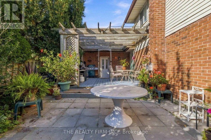 Photo 27 at 1132 Iroquois Crescent, Woodstock - North, Woodstock