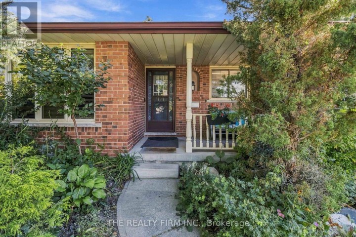 Photo 4 at 1132 Iroquois Crescent, Woodstock - North, Woodstock