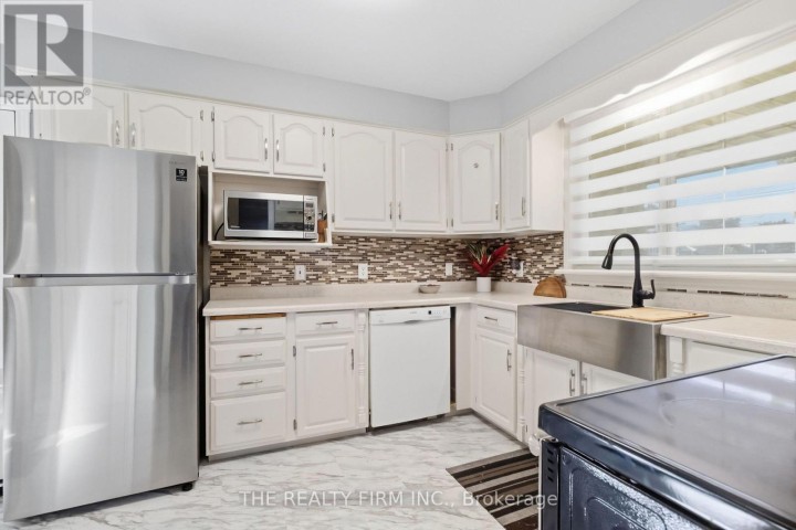 Photo 9 at 1132 Iroquois Crescent, Woodstock - North, Woodstock