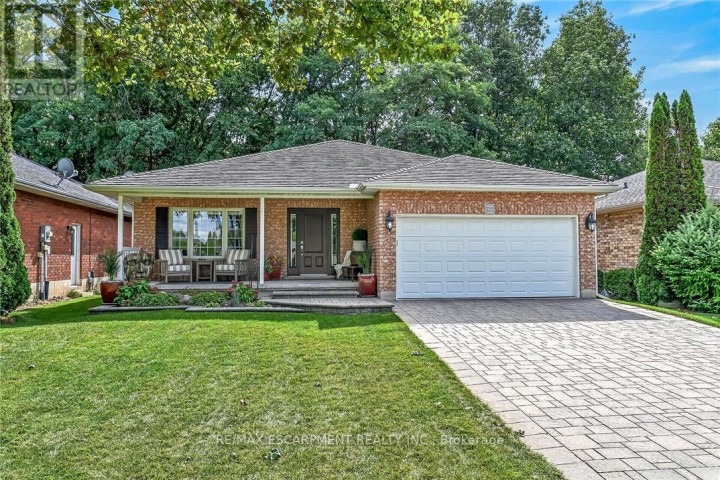 Photo 1 at 225 Dover Avenue, Port Dover, Norfolk County