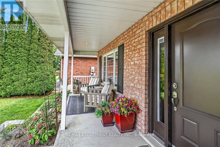 Photo 4 at 225 Dover Avenue, Port Dover, Norfolk County